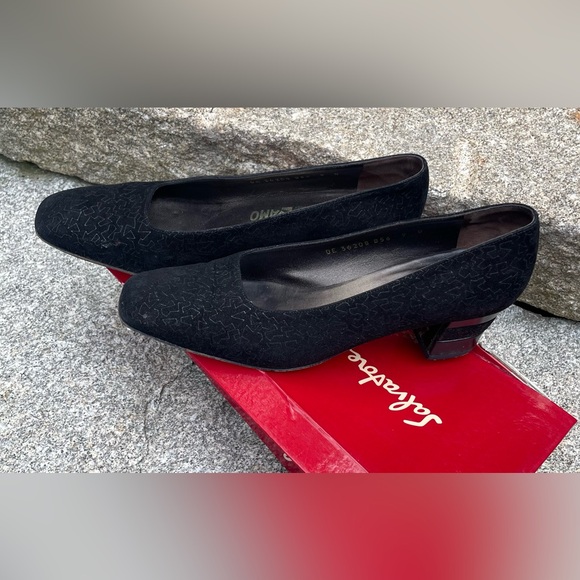 Salvatore Ferragamo Suede Pumps - Picture 2 of 10